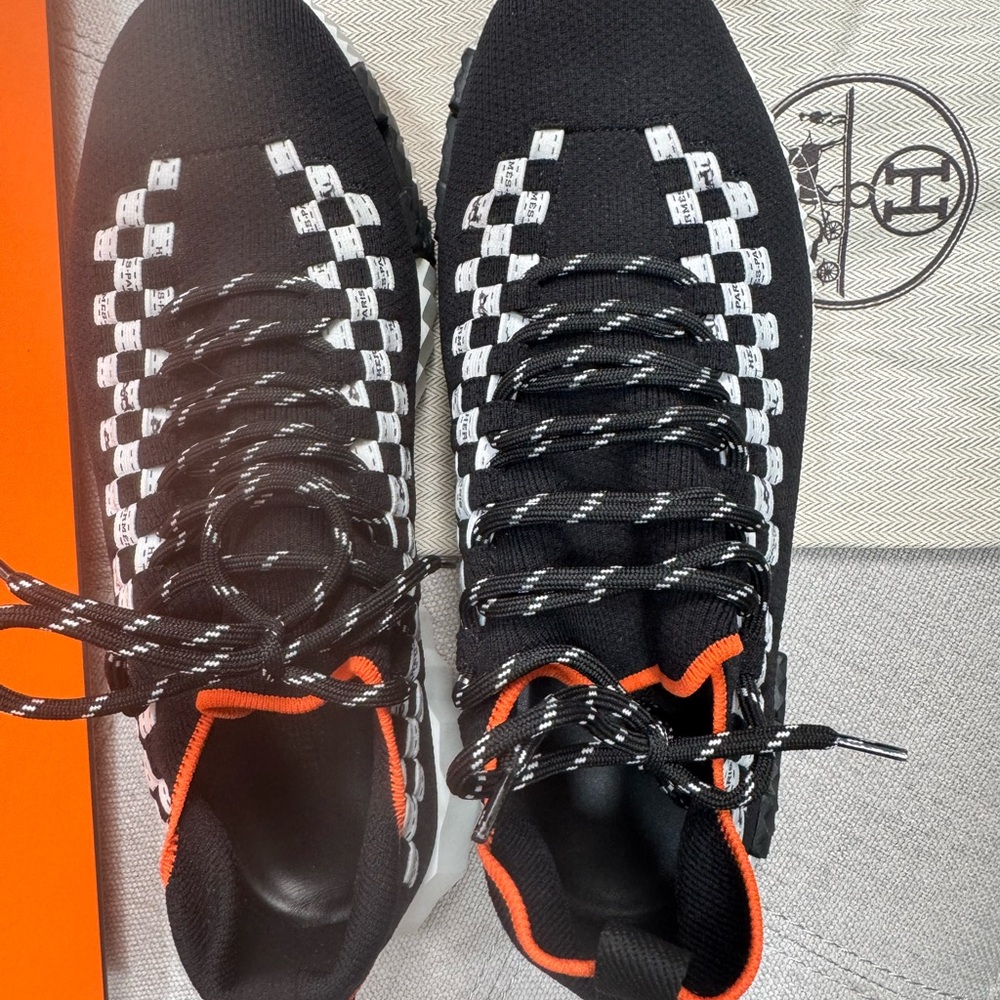 Hermes Authentic Unisex Black & White  Sneakers with Orange Trim,  EU40, NWOT